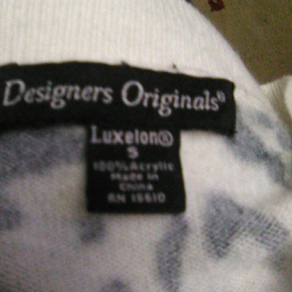 Sweater - Picture 3 of 3